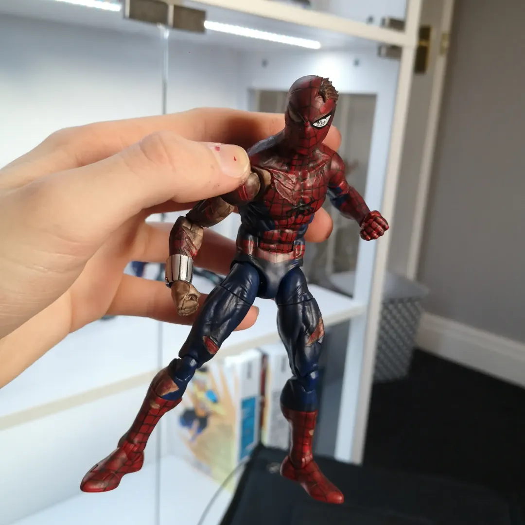 Battle-damaged Spider-Man custom